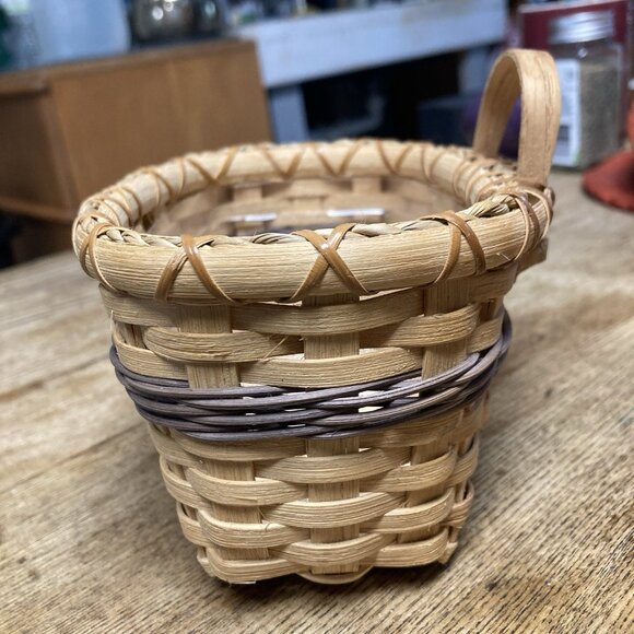 VTG Woven Wall Basket Artisan Handmade Cottagecore Farmhouse Decor Small Signed - Picture 7 of 10